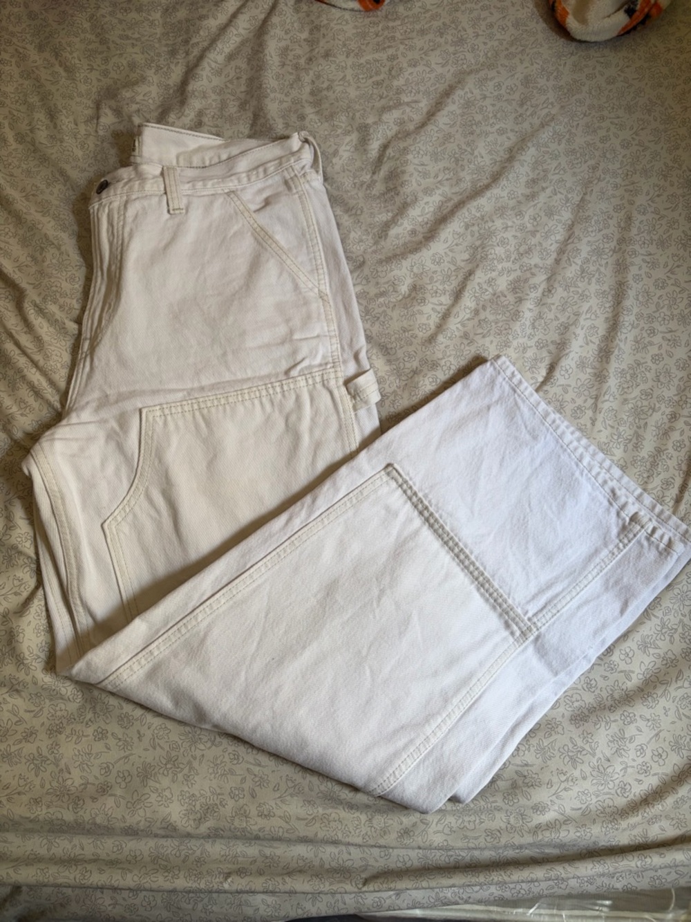 Abercrombie & Fitch Off-White Mid Rise Slouchy Jeans